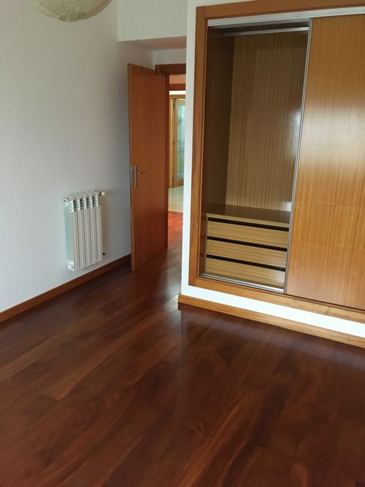 Apartamento T3 usado com garagem, Glicínias, Aveiro