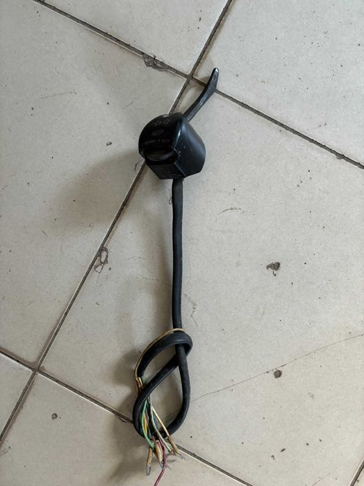 Перекпючатель поворотов П 105 А