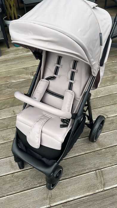 Wózek spacerowy TRIG 3 beżowy