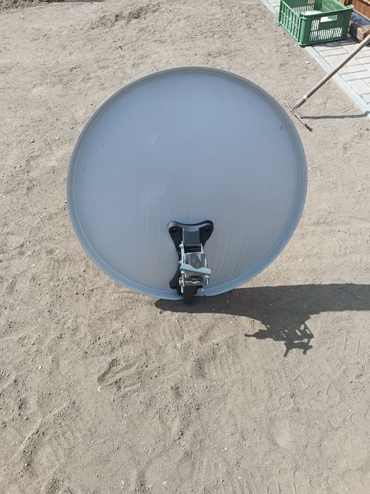 Talerz Antena canał + , konwenter na dwa wejścia