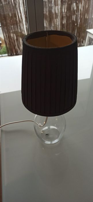 Lampka nocna szklana z czarnym abażurem