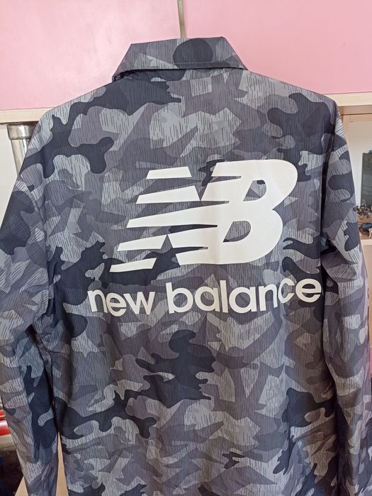 Куртка-коуч New Balance