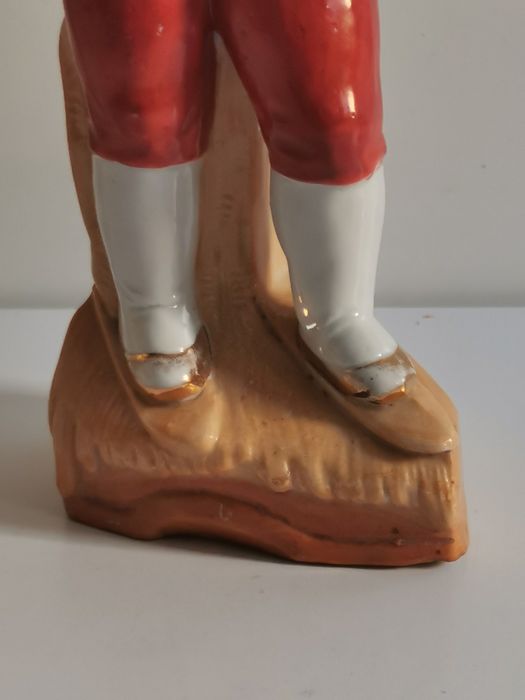 Chłopiec z porcelany na łyżwach. Antyk