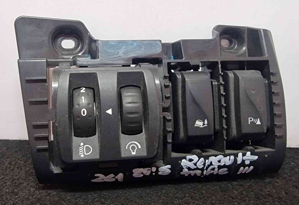 Manípulo de Luzes - RENAULT TRAFIC III Caixa