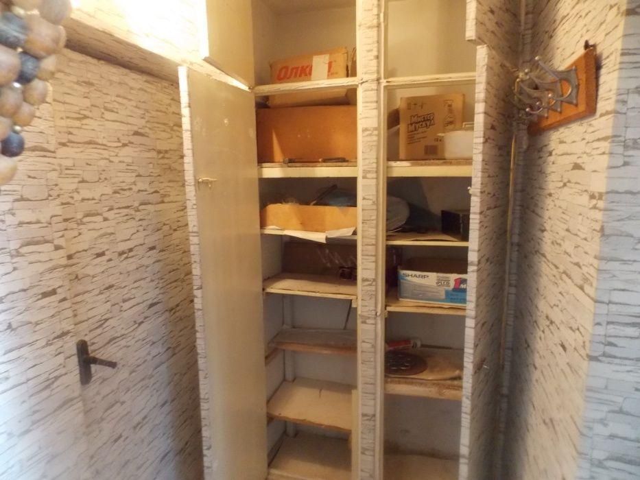 Продам 1-к. квартиру (гостинка) центр Броварів, Незалежності