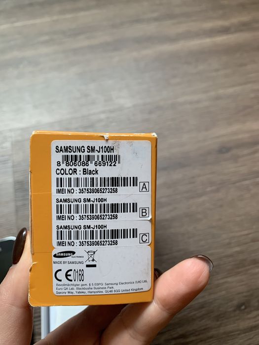 Samsung Galaxy J1 (Германия)