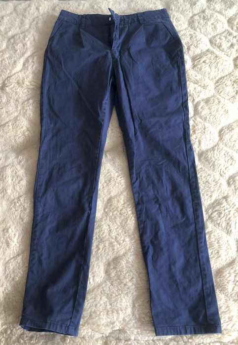 Granatowe, proste spodnie