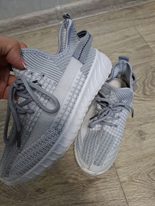 Продам дитячі макасини