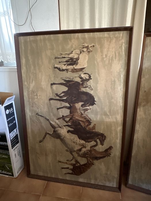 2 Quadros Vintage de Cavalos - Moldura em Madeira