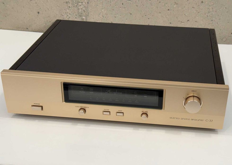 Accuphase C-37 przedwzmacniacz gramofonowy