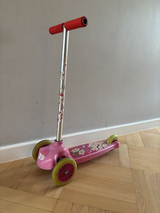 Hulajnoga trójkołowa