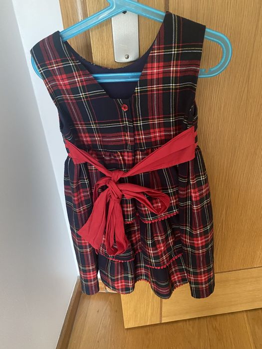 Vende -se vestido para menina - 6 anos- Marca Be Chic