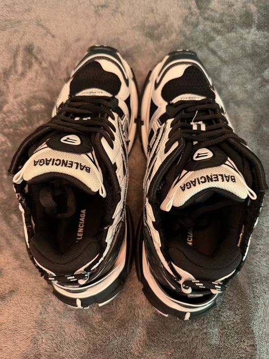 Balenciaga RUNNER 41-42 Black n White