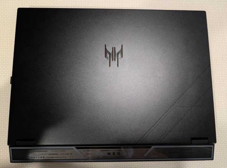 Acer Predator Helios 16 RTX 5060. Core 7 Ultra 255HX