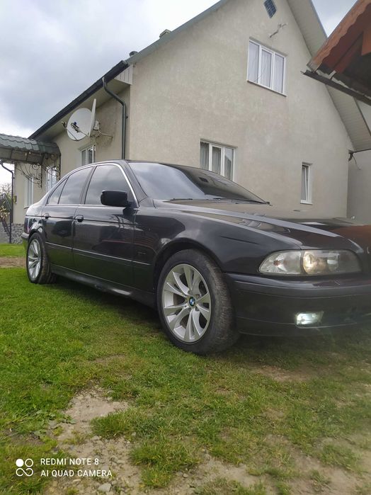 БМВ е39 бензин 2.3 с документами порядок пороги надо будет варить!!!