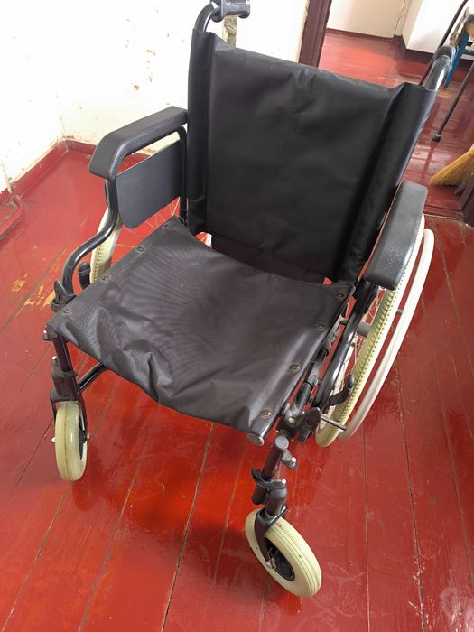Крісло інвалідне Нове