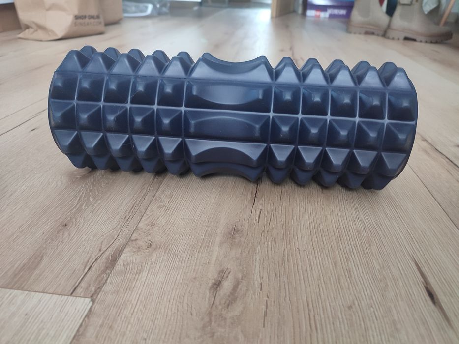 Wałek do masażu z wypustkami