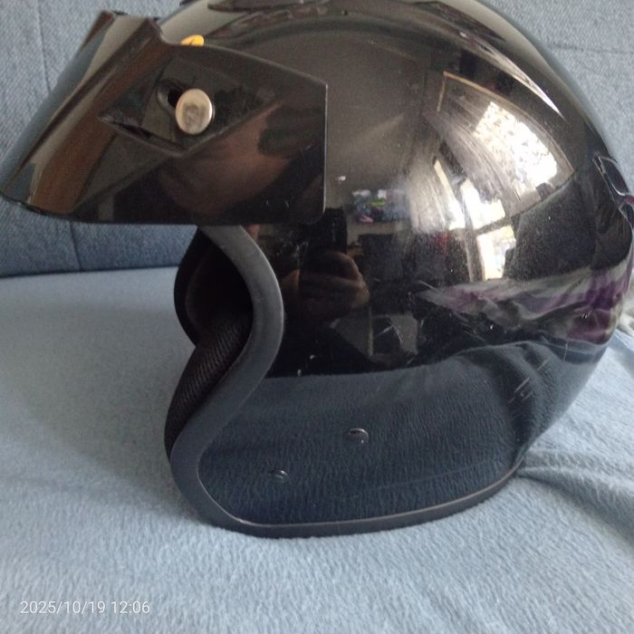 Kask narciarski lub na motor