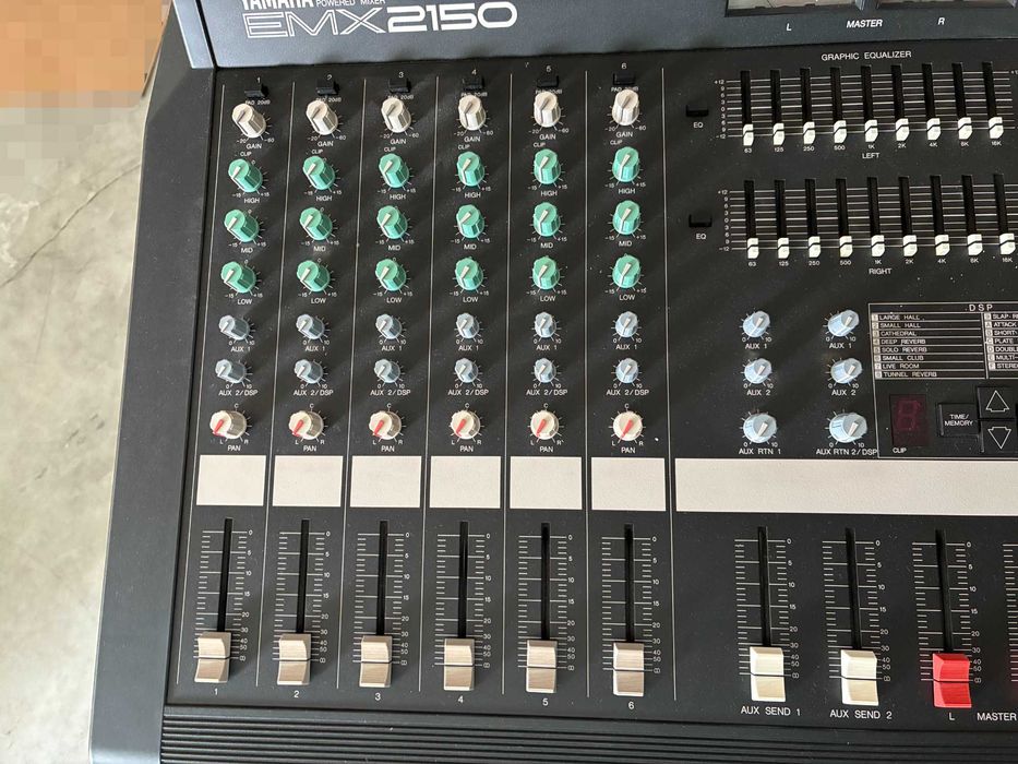 Mesa misturadora de som Yamaha EMX 2150 - Qtd. 1 Und.