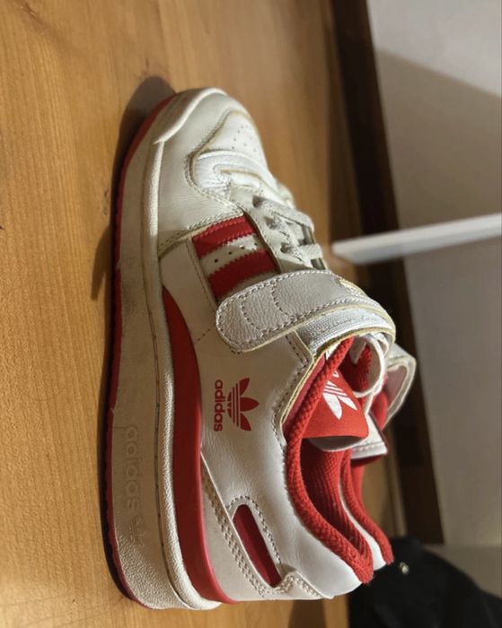 Adidas forum low vermelhos