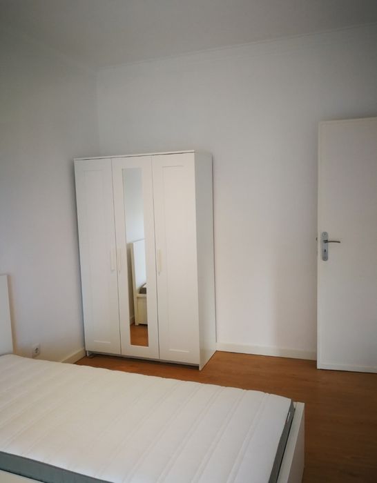 Quarto a 10 minutos de Lisboa