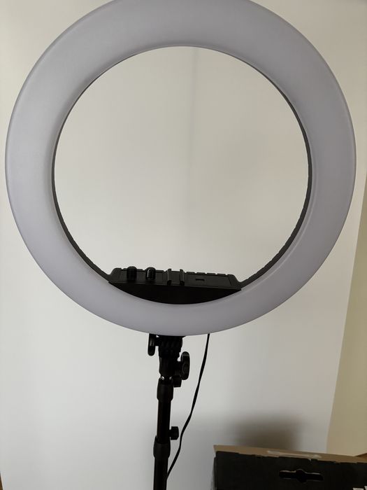 Професійна кільцева лампа зі штативом Mircopro RL-18II