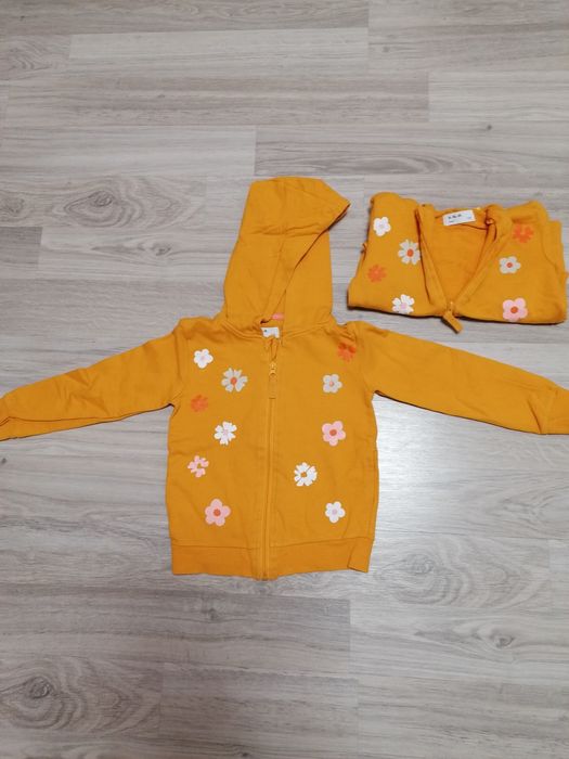 Bluzy dla bliźniaczek. Rozmiar 110