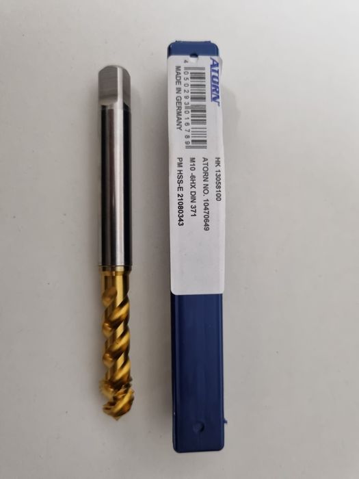 Gwintownik maszynowyM10 +wiertło Komplet