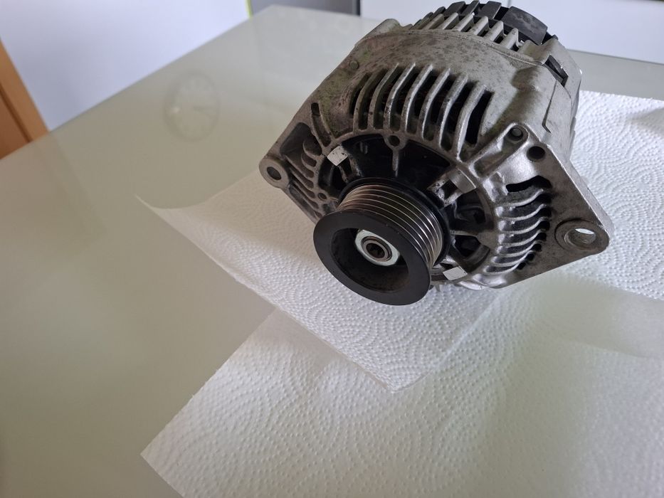 Alternador automóvel