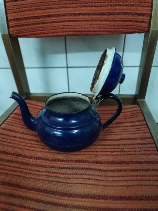 Czajnik (imbryk) zabytkowy.