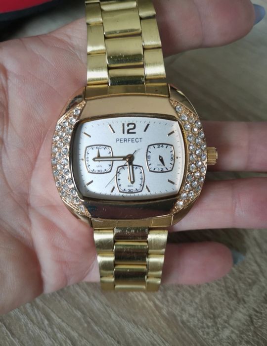 Zegarek ze złotą szeroką bransoletką damski cyrkonie