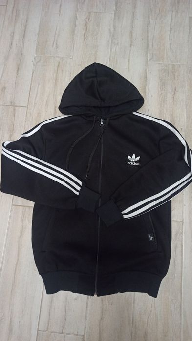 Зірка кофта, олімпійка худі на за ку тепле Adidas розмір С- М