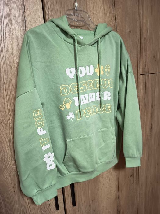 Bluza z kapturem i nadrukiem Cropp damska zielona / rozmiar S