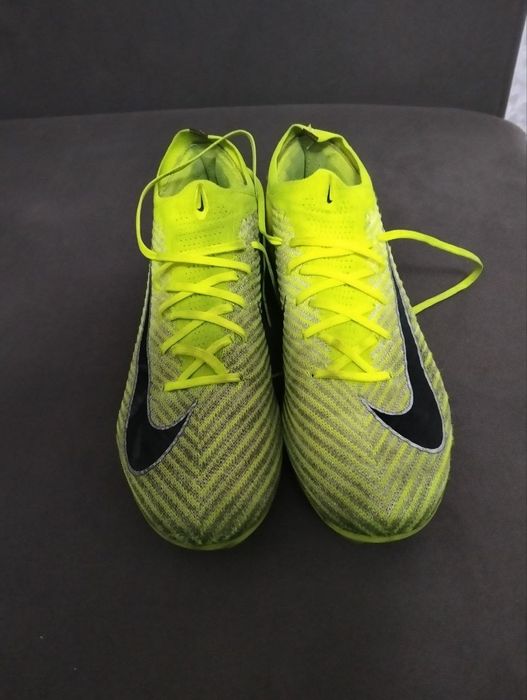 Продам бутци  Nike Air Max Mercurial