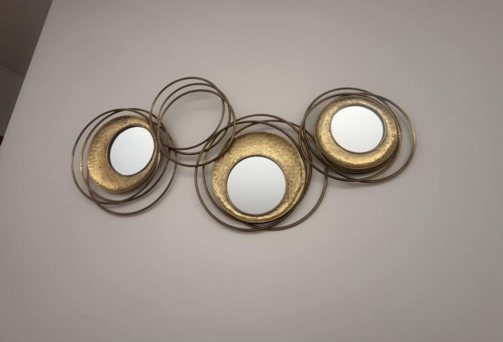Sofá/banco + espelho decorativo