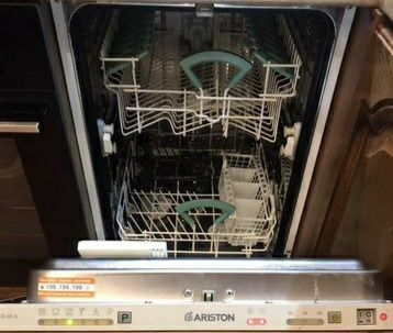 Посудомоечная машина
Ariston
 LSI 48 A