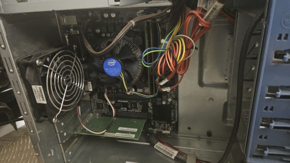 Komputer stacjonarny + Monitor + Głośniki + Klawiatura + Mysz