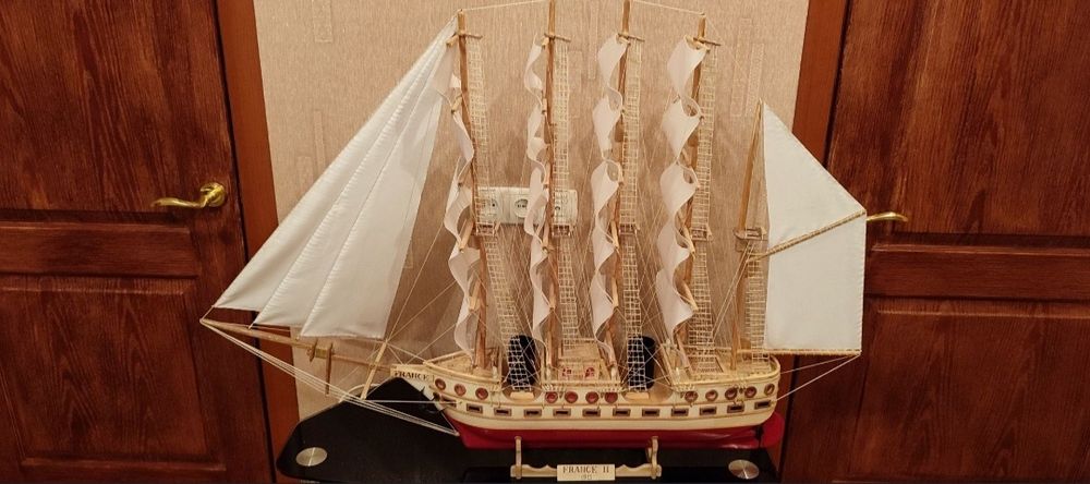 корабель колекційний 'france ll'