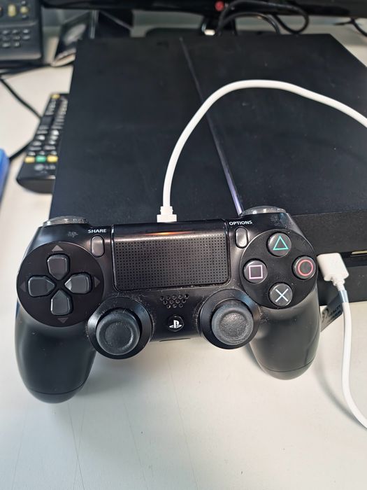 PlayStation 4 FAT 500GB com comando V2 e jogo Call Of Duty Black Ops 3