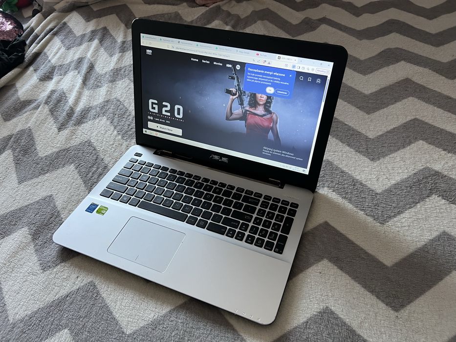 Asus r556l 12gb ram 256gb ssd i3