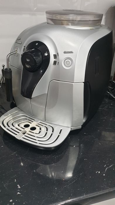 Ciśnieniowy ekspres do kawy ziarnistej Saeco Philips Xsmall HD8745