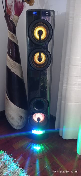 Coluna bluetooth impecável.