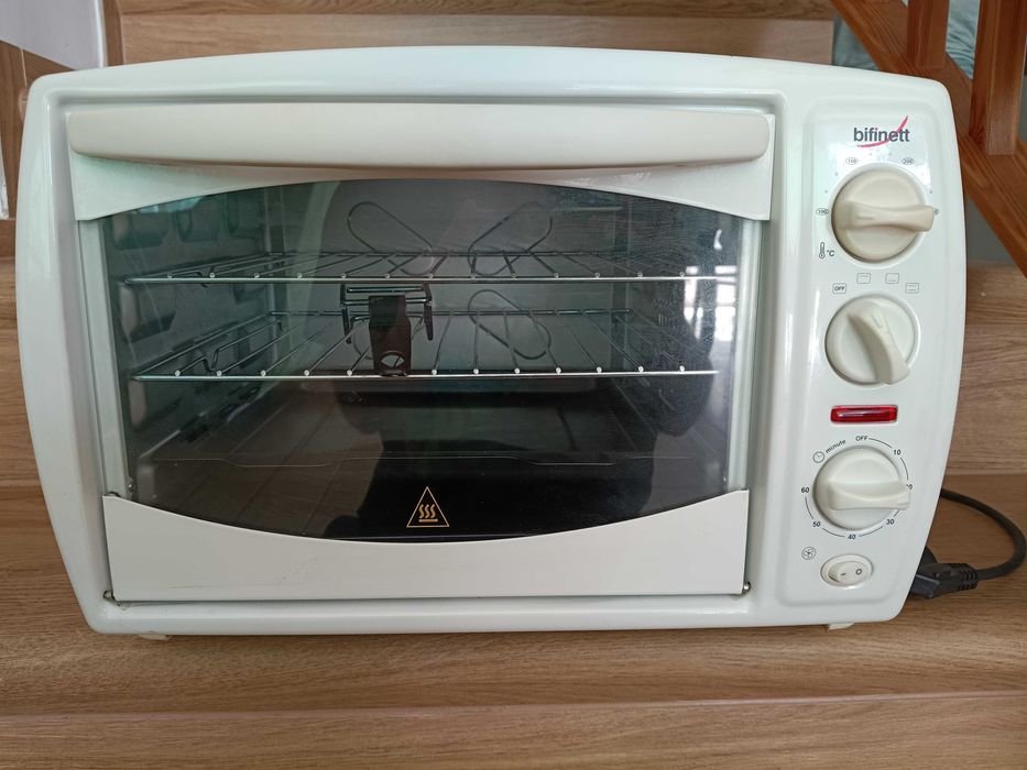 Mały elektryczny piekarnik Bifinett model KH 1139