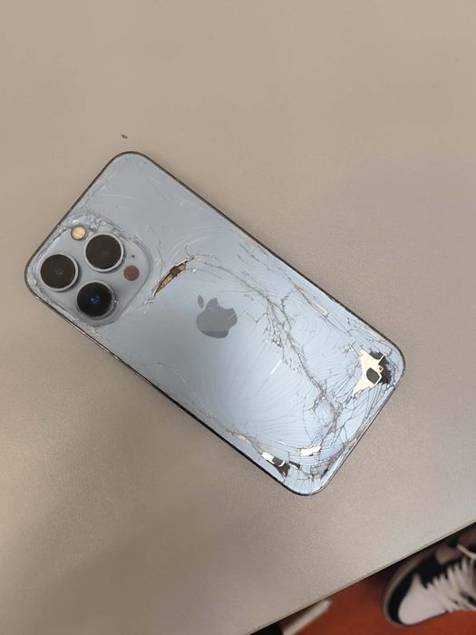Iphone 13 pro uszkodzony