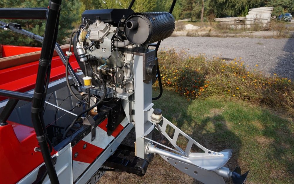 Лодку "КРЫМ", с мотором болотоходом + лафет.