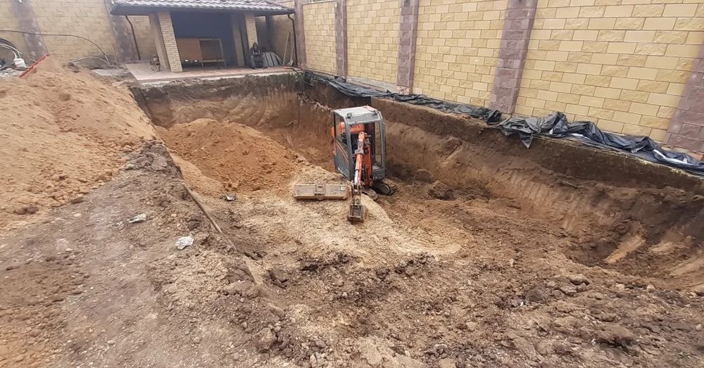 Миниэкскаватор, Водопровод, канализацию, приямки,сливные ямы, басейн,