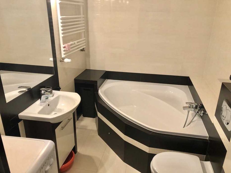 2 pok. 57m2, balkon, winda, 1 piętro. Gumieńce - 2700 zł