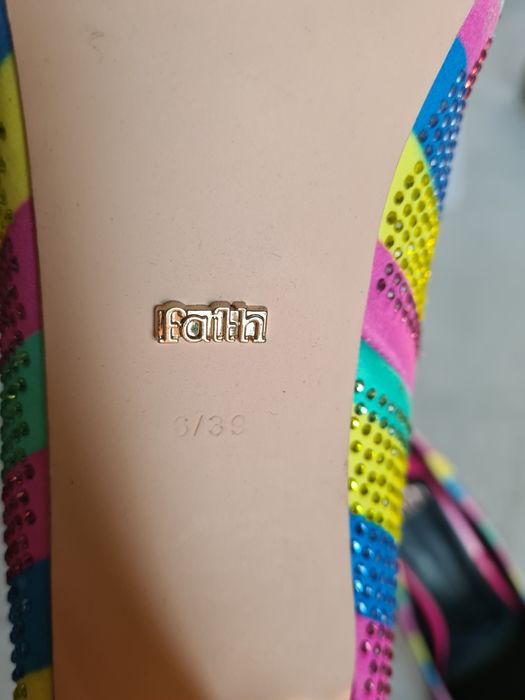 Szpilki kolorowe r.39