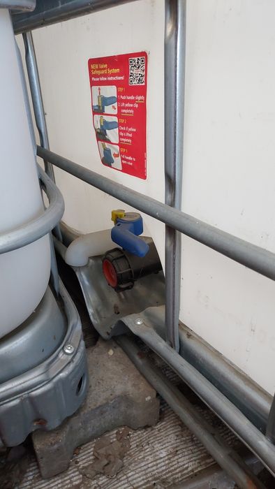 Mauzer 1000l zbiornik