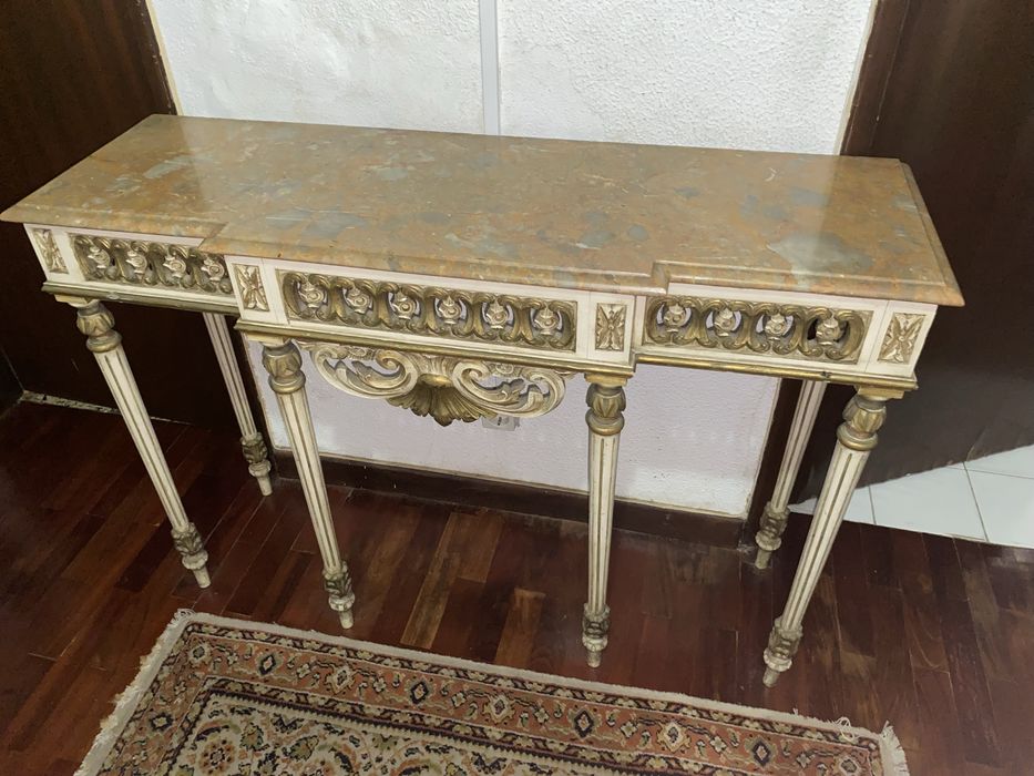 Mesa/Consola Com Tampo Em Mármore E Madeira Trabalhada